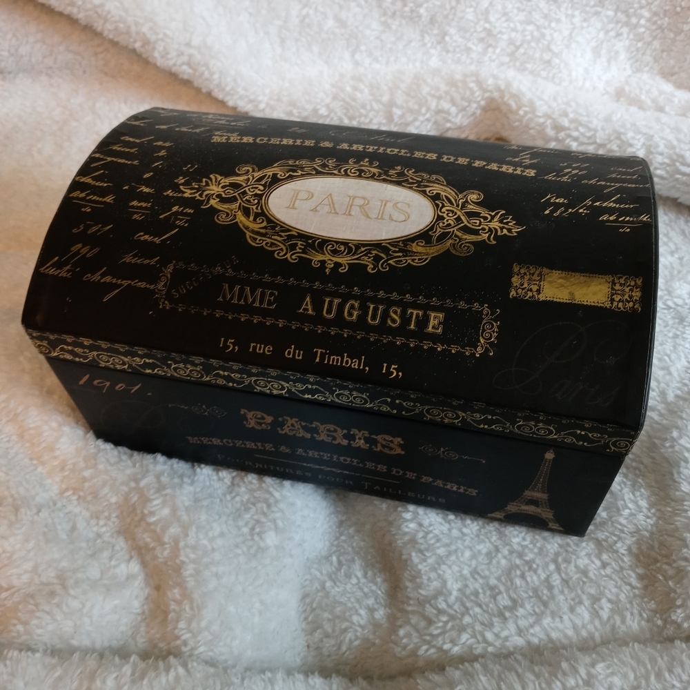 Paris jewelry box with keychain